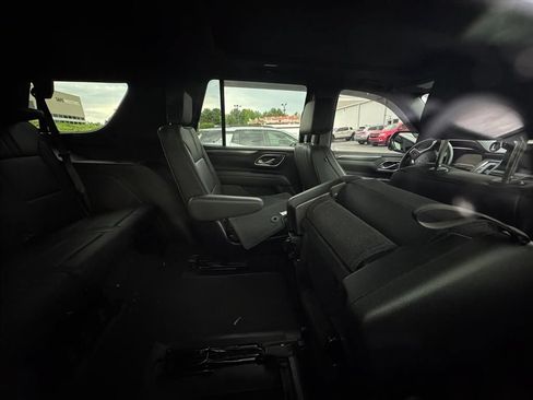 Used 2024 Chevrolet Tahoe RST w/ Luxury Package AWD/4WD image 4
