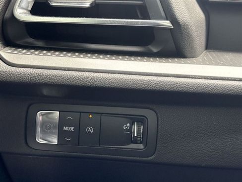 Used 2024 Chevrolet Traverse LT w/ Trailering Package image 18