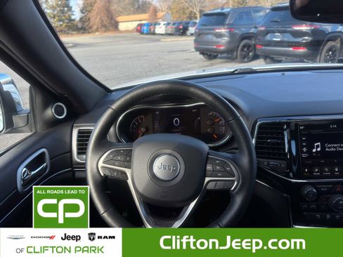 Used 2022 Jeep Grand Cherokee Limited image 20