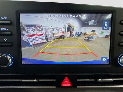 Used 2023 Hyundai Elantra SEL image 21