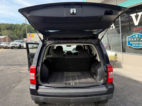 Used 2011 Jeep Patriot Latitude image 11