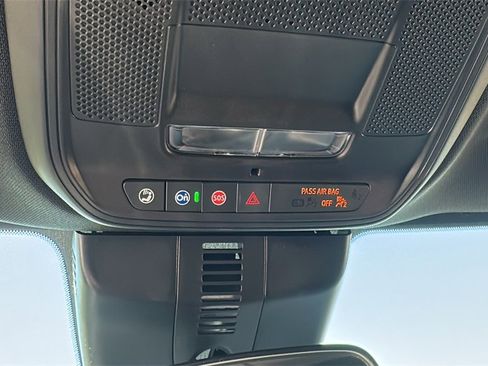 New 2025 Chevrolet Traverse LT w/ LPO, Floor Liner Package image 23