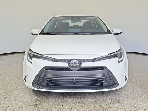 Used 2026 Toyota Corolla LE FWD image 3