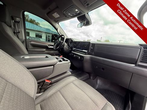 Used 2025 Chevrolet Silverado 2500 LT AWD/4WD image 45