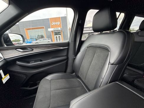 New 2026 Jeep Grand Cherokee L 4WD image 33