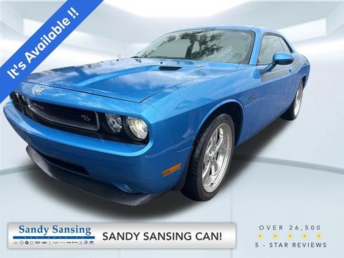 Used 2010 Dodge Challenger R/T RWD image 1