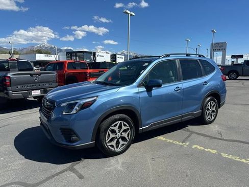 Used 2022 Subaru Forester Premium AWD/4WD image 6