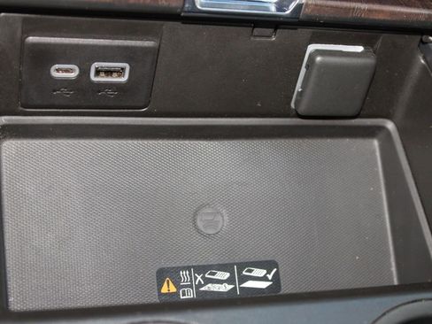 Used 2021 GMC Yukon Denali w/ Denali Premium Package image 26