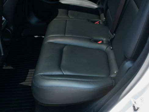 Used 2024 Tesla Model Y Long Range RWD image 21