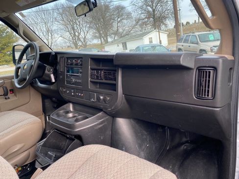 Used 2019 Chevrolet Express 2500 w/ Driver Convenience Package image 24