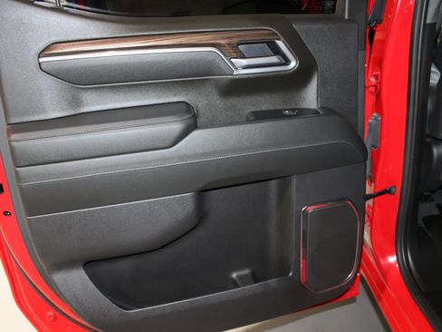 Used 2025 Chevrolet Silverado 1500 LT AWD/4WD image 16