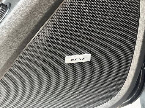 Used 2023 Chevrolet Traverse RS image 19