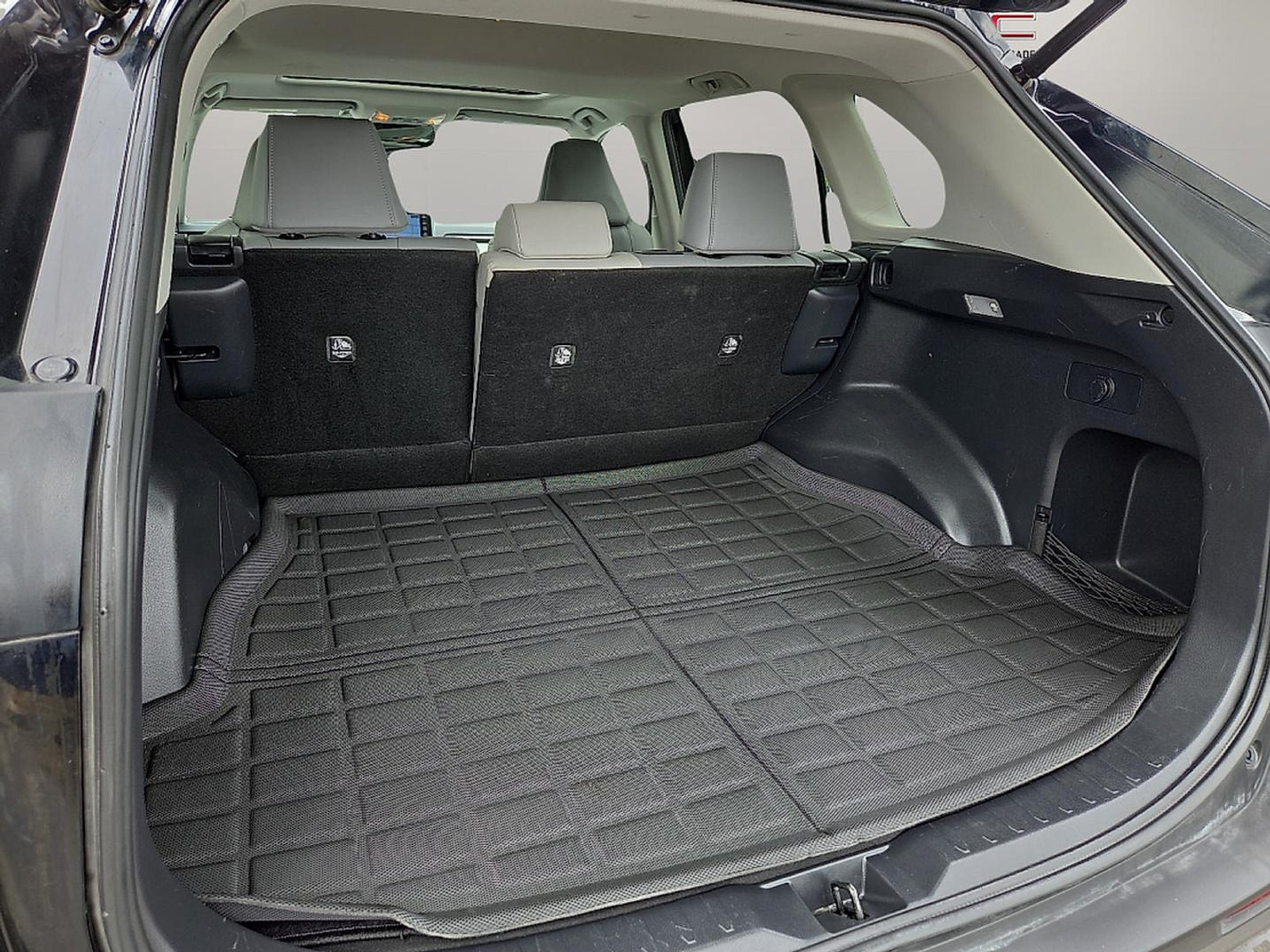 Used 2019 Toyota RAV4 Limited FWD image 18