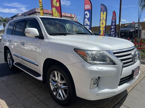Used 2013 Lexus LX 570 4WD w/ Luxury Pkg image 1