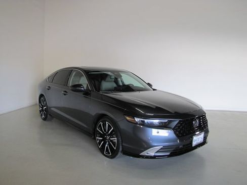 Certified 2025 Honda Accord Touring image 3