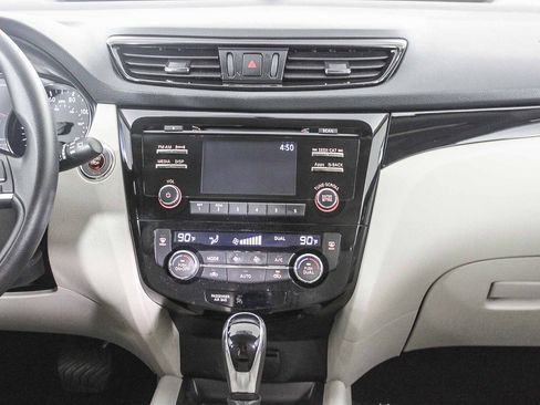 Used 2018 Nissan Rogue Sport SV image 14