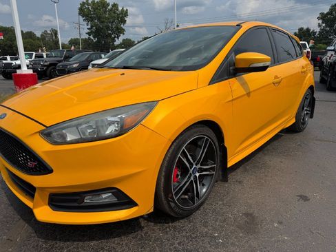 Used 2015 Ford Focus ST FWD image 9