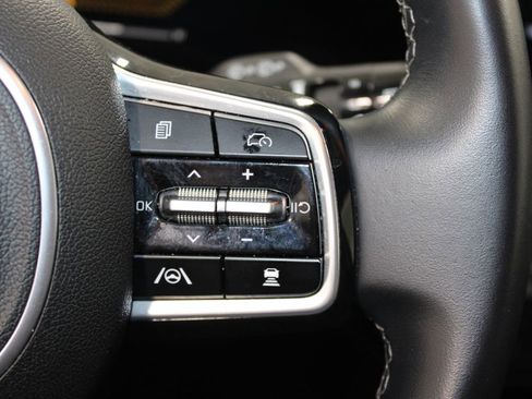 Used 2024 Kia Sorento S image 22