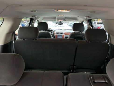 Used 2009 Chevrolet Suburban LT image 15