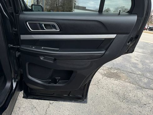 Used 2016 Ford Explorer XLT w/ Equipment Group 202A AWD/4WD image 19