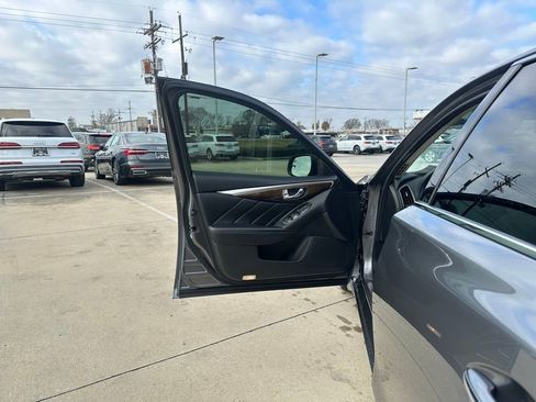 Used 2019 INFINITI Q50 Luxe w/ Cargo Package (L96) image 7
