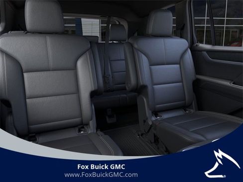 Used 2025 GMC Acadia Elevation w/ Elevation Premium Package image 17