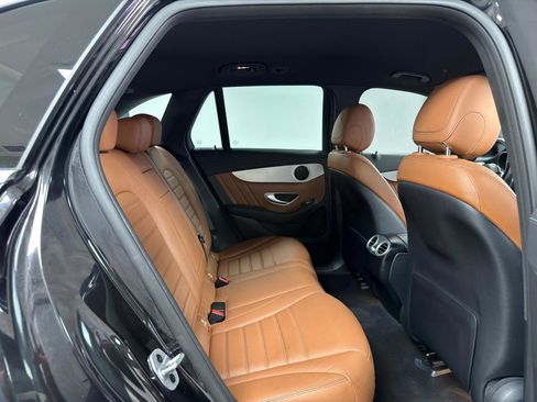 Used 2022 Mercedes-Benz GLC 300 4MATIC w/ AMG Line image 29