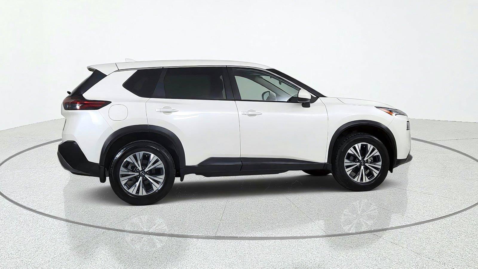 Used 2023 Nissan Rogue SV FWD image 7