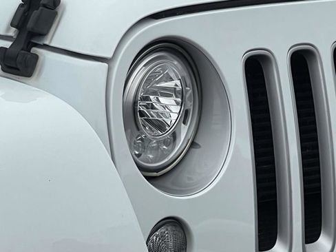 Certified 2017 Jeep Wrangler Unlimited Sahara w/ Dual Top Group image 7