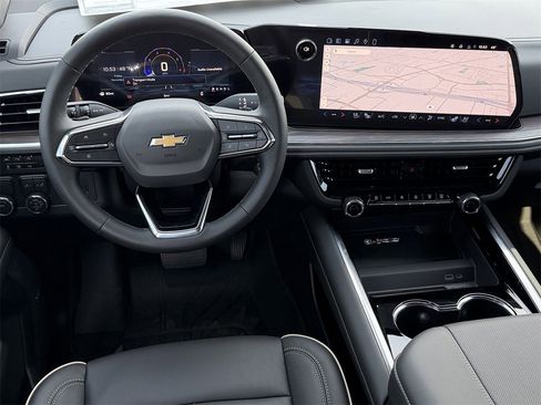 New 2026 Chevrolet Suburban Premier image 11