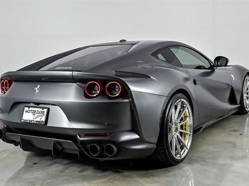 Used 2020 Ferrari 812 Superfast RWD image 9