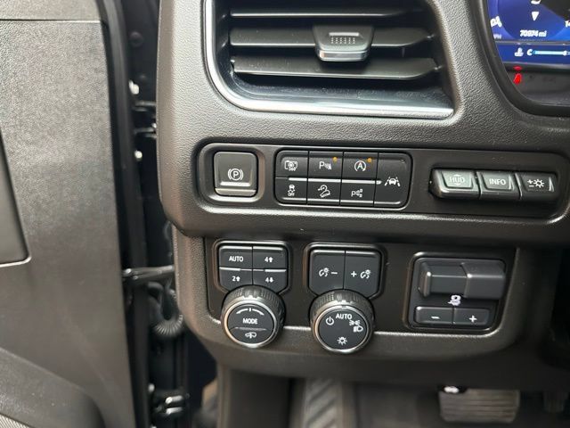 Used 2024 Chevrolet Tahoe High Country w/ Advanced Technology Package AWD/4WD image 23