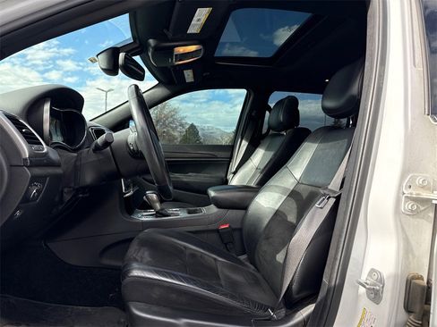 Used 2019 Jeep Grand Cherokee Altitude image 5