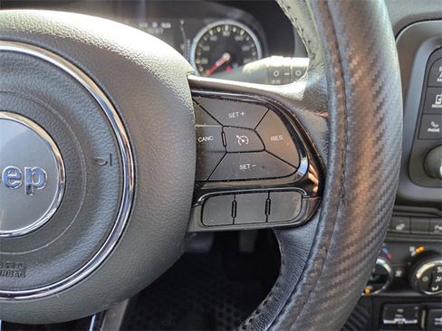 Certified 2017 Jeep Renegade Altitude w/ Advanced Technology Group image 28