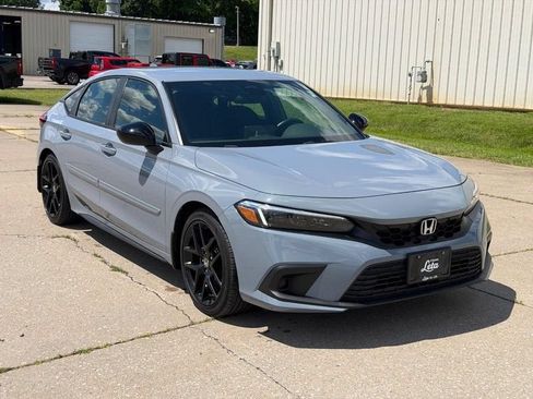 Used 2023 Honda Civic Sport image 1