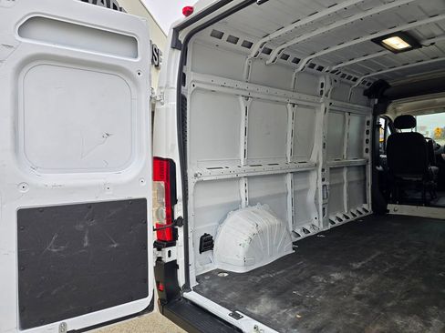 Used 2023 RAM ProMaster 2500 image 11