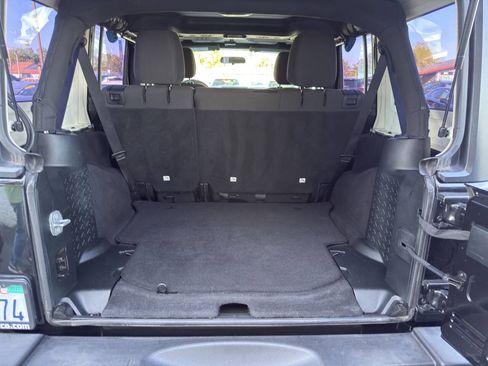 Used 2018 Jeep Wrangler Unlimited Sport w/ Mopar Black Appearance Group AWD/4WD image 12