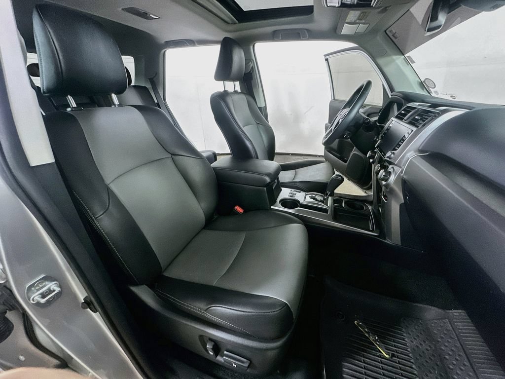 Used 2022 Toyota 4Runner SR5 Premium w/ Moonroof Package RWD image 14