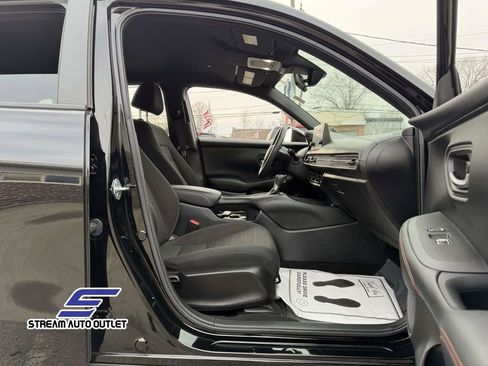 Used 2024 Honda HR-V Sport image 11
