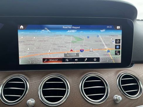 Used 2023 Mercedes-Benz E 350 Sedan image 24