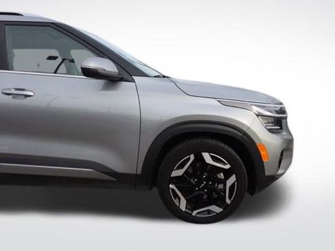 Certified 2024 Kia Seltos SX w/ SX Sunroof Package image 15