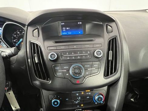 Used 2015 Ford Focus SE image 29
