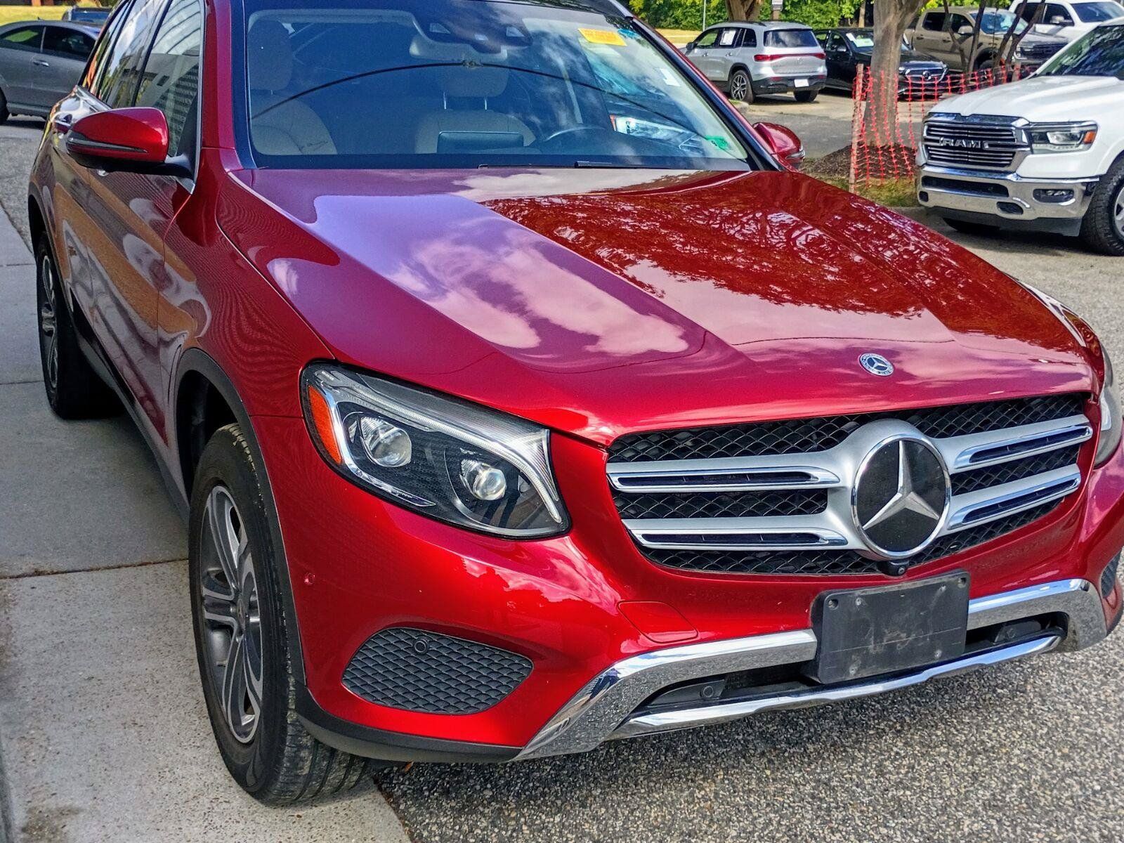 Used 2018 Mercedes-Benz GLC 300 4MATIC image 3