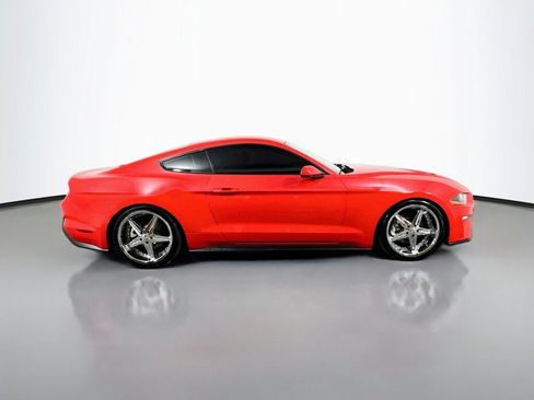 Used 2018 Ford Mustang Coupe RWD image 6