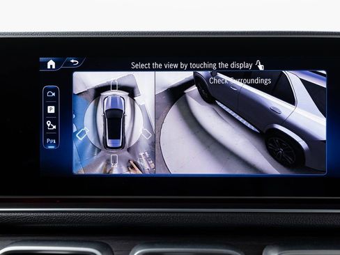 Certified 2025 Mercedes-Benz GLE 450e 4MATIC w/ AMG Line Interior image 22