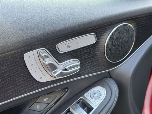 Used 2022 Mercedes-Benz GLC 300 4MATIC SUV image 18