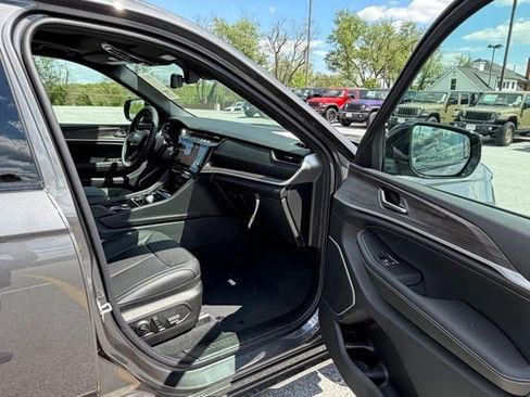 New 2026 Jeep Grand Cherokee L Limited AWD/4WD image 27