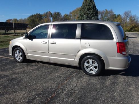 Used 2012 Dodge Grand Caravan SXT image 11