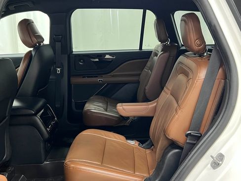 Used 2020 Lincoln Aviator Reserve w/ Elements Package Plus AWD/4WD image 32