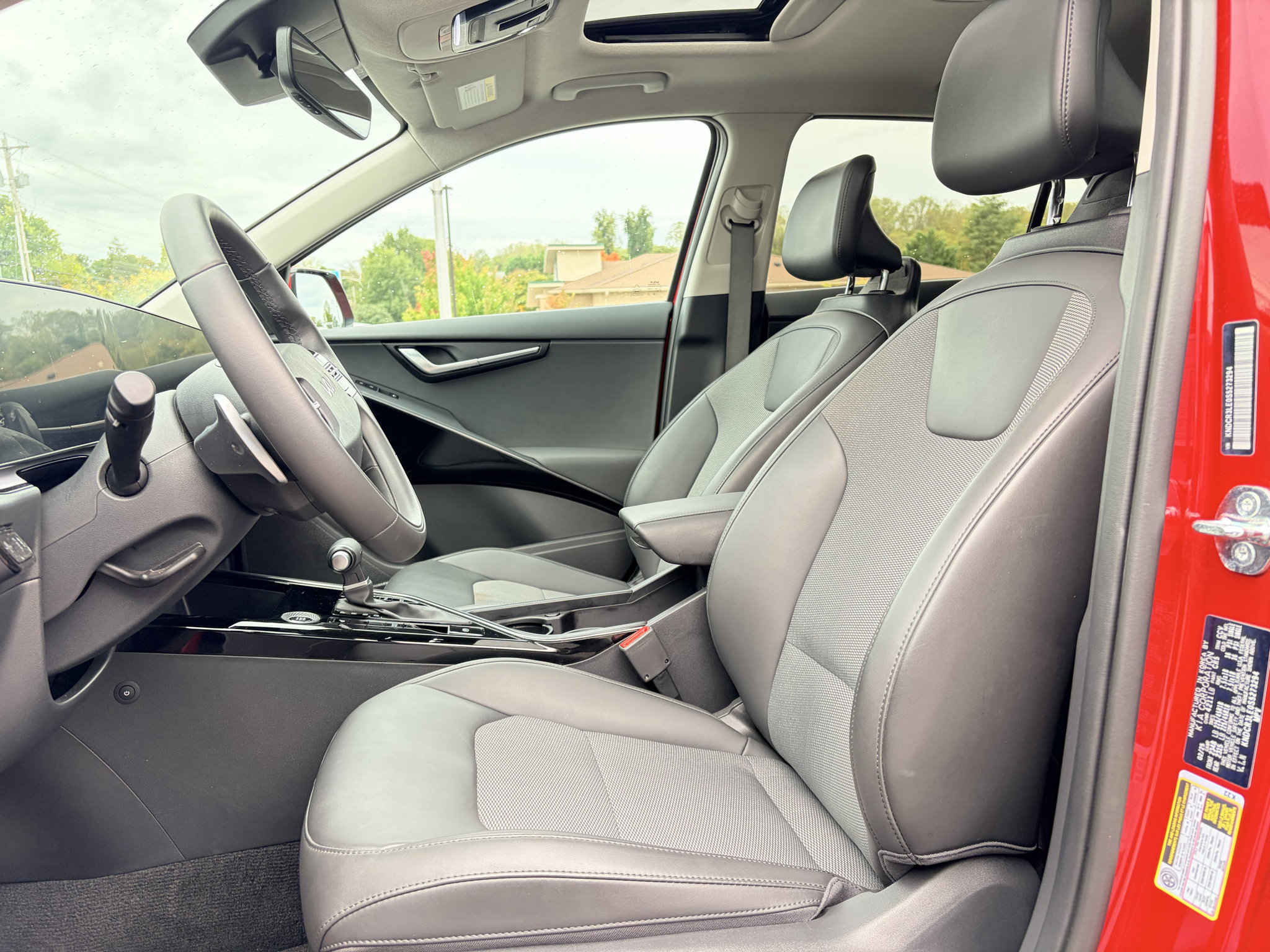 Used 2025 Kia Niro EX Touring FWD image 10